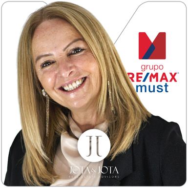 Foto de Júlia Azevedo — agente imobiliário