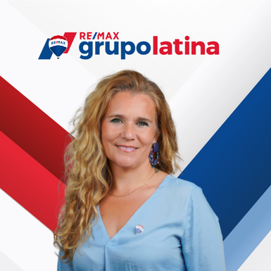 Foto de Izélia Puga — agente imobiliário