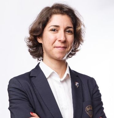 Dora Esteves