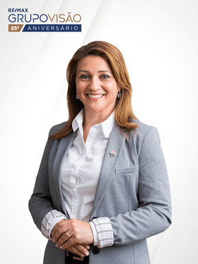 Foto de Elenice Batista — agente imobiliário