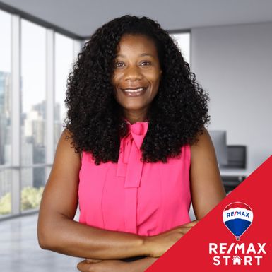 Foto de Adelia Chombossi — agente imobiliário