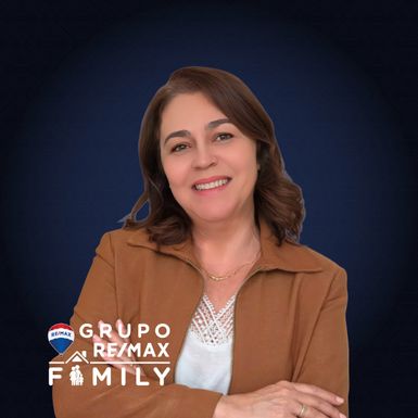 Foto de Cláudia Santos — agente imobiliário