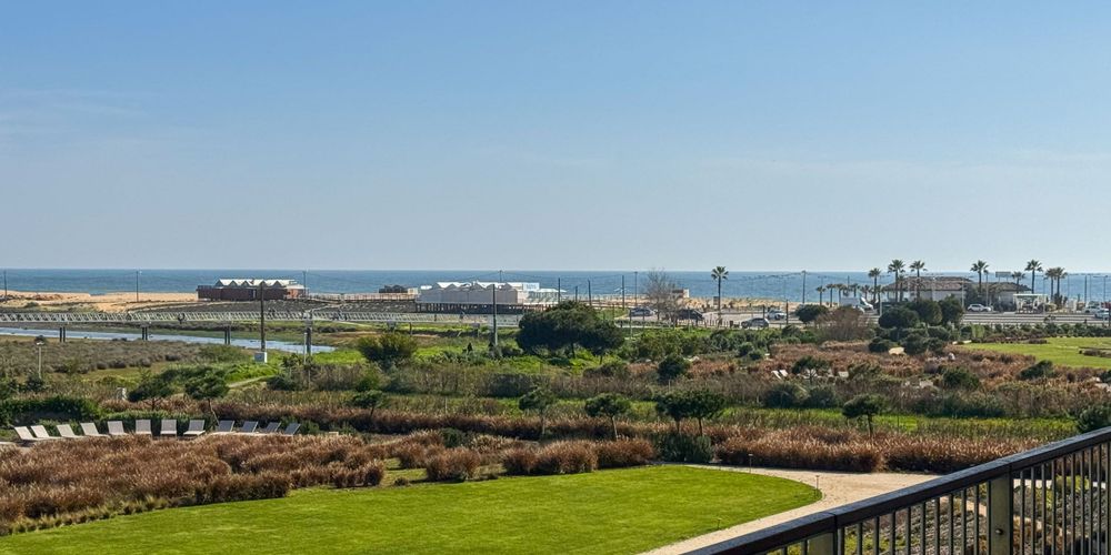 BAYLINE — T2 luxo primeira linha de mar, Armação de Pêra