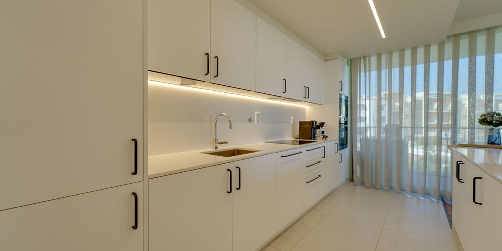 BAYLINE — T2 luxo primeira linha de mar, Armação de Pêra