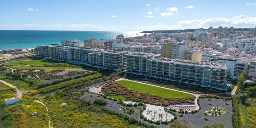 BAYLINE — T2 luxo primeira linha de mar, Armação de Pêra